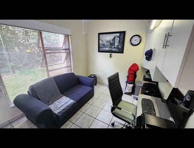 2 BEDROOM TOWNHOUSE FOR SALE IN GLENVISTA